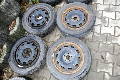 4x VW Golf 4 Bora 185/65 R15 88T M+S Winterreifen Reifen 6jx15H2 ET38  3,5-4,5mm