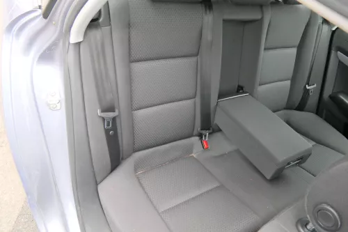 Audi A6 4F C6 Sitz Rückbank Rücksitzbank hinten 3-Punkt-Gurt schwarz soul