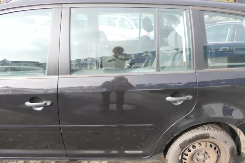 VW Touran 1T 1T3 Tür hinten links schwarz LC9Z mit Scheibe