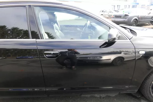 Audi A6 4F C6 Tür vorne rechts Beifahrertür schwarz LY9B ohne Anbauteile