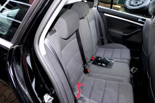 VW Golf 5 V Variant Kombi Sitz Sitze hinten Rückbank Rücksitzbank 3 Punkt Gurt (109021)