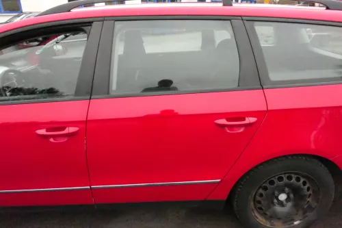VW Passat 3C Kombi Variant Tür hinten links rot LY3D (109415)