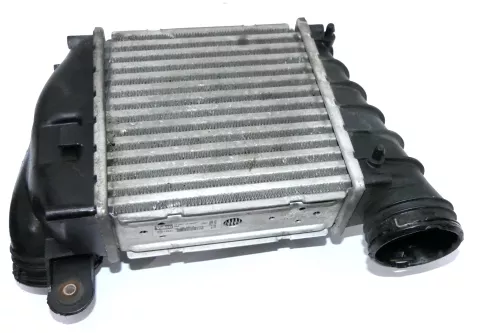 VW Golf 4 Audi A3 8L Ladeluftkühler Ladeluft Kühler 1J0145803N AXR 74kw 101PS (109609)