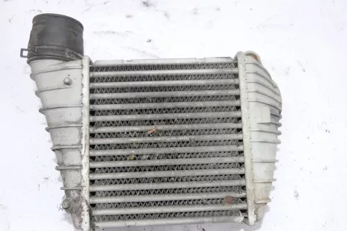 VW Golf 4 Audi A3 8L Ladeluftkühler Ladeluft Kühler  1J0145805D / H