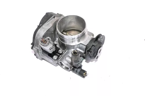VW Golf 4 Drosselklappe 2,0 85kw 115PS AQY 06A133066E