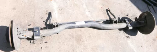 VW Caddy 2K Achse hinten Hinterachse Achsträger Scheibenbremse (109953)