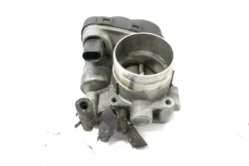 VW Golf 4 Bora Drosselklappe 06A133062A APF AVU 1,6 75kw 102PS New Beetle (110045)