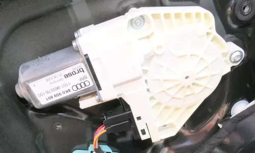 Audi A4 8K B8 A5 ektrischer Fensterheber Motor vorne links 8K0959801A