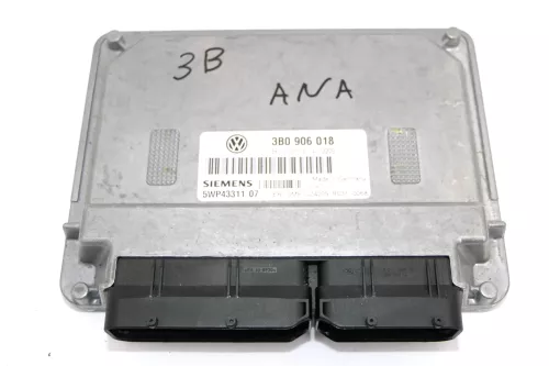 VW Passat 3BG Steuergerät Motor 3B0906018 ANA 1,6 74kw 101PS