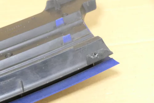 VW Golf 4 Grill Kühlergrill VW Zeichen Logo blau LW5Z - Mängel (110508)