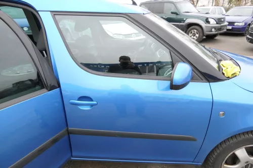 Skoda Roomster 5J Tür vorne rechts Beifahrertür blau LF5S (ohne Anbauteile) (110809)