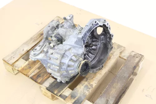 Golf 3 Getriebe CYZ 1,6 55kw 75PS (v. Motor AEA AEE) 165.000km(Anlasser vorn