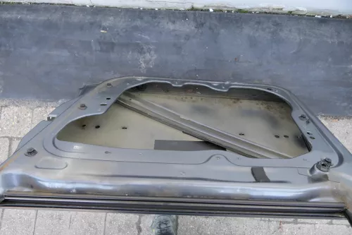 VW Touran 1T 1T3 Tür vorne rechts Beifahrertür grau LD7X - ohne Anbauteile (111758)