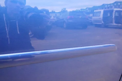 VW Touran 1T 1T3 Tür vorne rechts Beifahrertür blau LC5C- ohne Anbauteile (111852)