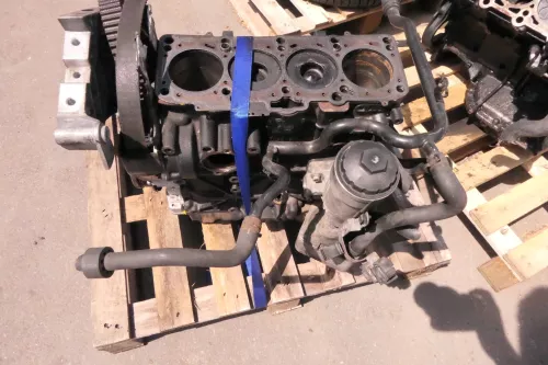 VW Passat 3C Block Motorblock Kurbelwelle 2.0 TDI 103kw 140PS BMR / BUZ 180.000k (111944)