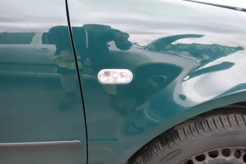 VW Passat 3BG Kotflügel original vorne rechts grün LB6G Blinkerloch (112006)