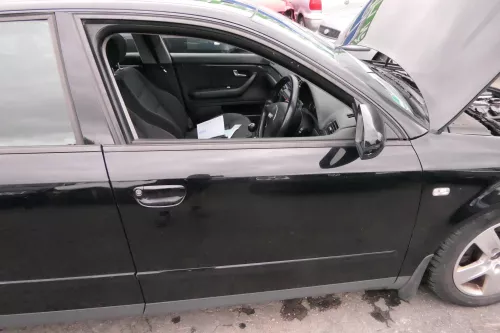 Audi A4 B6 8E Türblatt vorne rechts Beifahrertür schwarz LY9B Kombi+Limo Tür