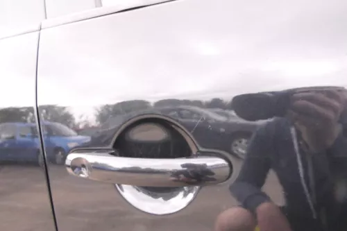 VW Touran 1T 1T3 Tür vorne rechts Beifahrertür schwarz LC9X - ohne Anbauteile (112123)