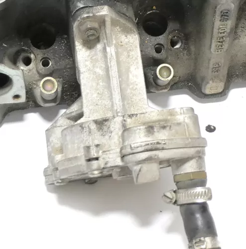 VW T4 Unterdruckpumpe Vakuumpumpe 074145100A 2,5 TDI AAB ACV 072145100 A /C (112513)