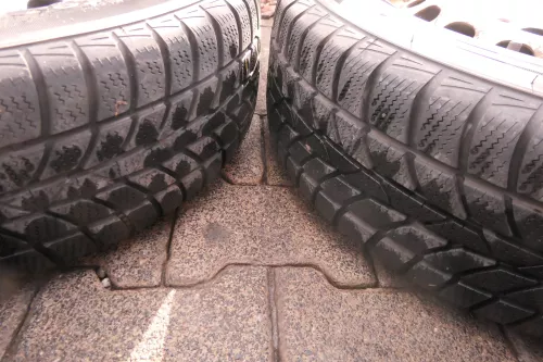 VW Golf 5 Caddy 195/65 R15 91T Winterreifen M+S Felgen 6jx15H2 ET47  ca. 6mm (112676)