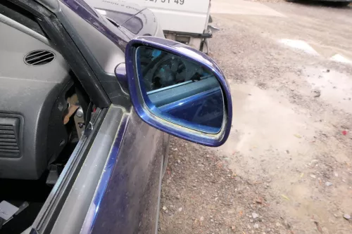 VW Golf 4 Bora elektrischer Spiegel vorne rechts Außenspiegel blau LB5N +Glas (112813)