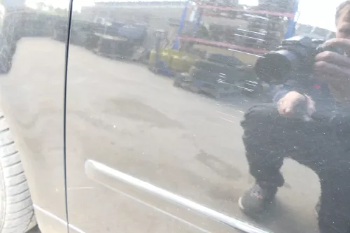 Audi A4 B7 8E Tür vorne links schwarz LZ9Y Kombi+Limo mit Rahmen - Delle (112995)