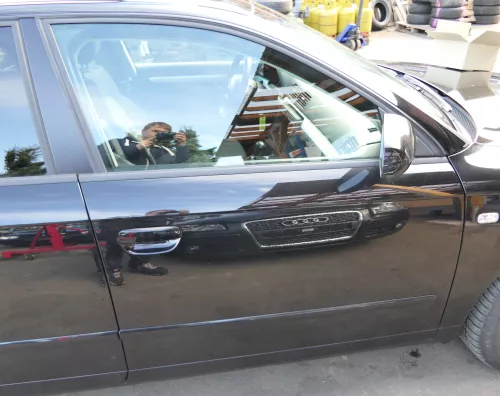Audi A4 B7 8E Tür vorne rechts schwarz LZ9Y Kombi+Limo mit Rahmen