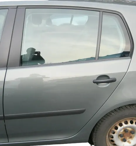 VW Golf 5 V 1K Tür Türrahmen hinten links 4/5-Türer grau LA6Q mit Scheibe