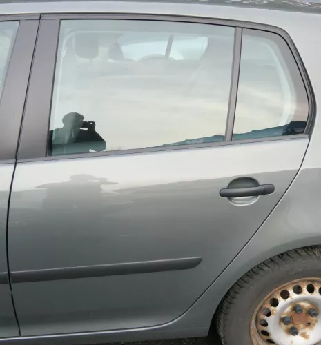 VW Golf 5 V 1K Tür Türrahmen hinten links 4/5-Türer grau LA6Q mit Scheibe
