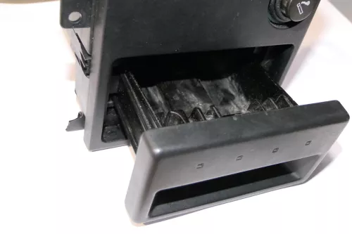 VW T4 Aschenbecher Zigarettenanzünder 7D0857305B 7D0857331B/A (113093)