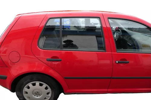 VW Golf 4 Limousine Tür hinten rechts rot LP3G (KEINkombi) (113468)