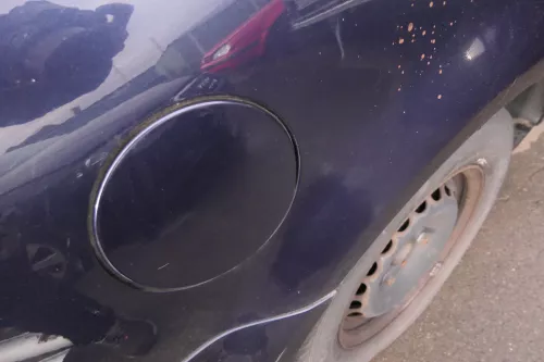 VW Passat 3B5 Kombi Tankdeckel Klappe Tankklappe Deckel Tank blau LN5Y