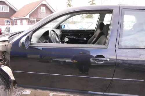 VW Golf 4 Tür vorne links Fahrertür 2/3-Türer schwarz LC9Z - OHNE Anbauteile
