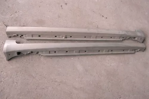 Audi A4 8E B6 B7 Blende Holm rechts unten Schweller Verkleidung LY1X gelb besch