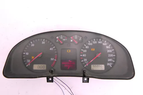 VW Passat 3B Tacho Tachometer Kombiinstrument 559.000km 3B0920822A 1,9 TDI AJM