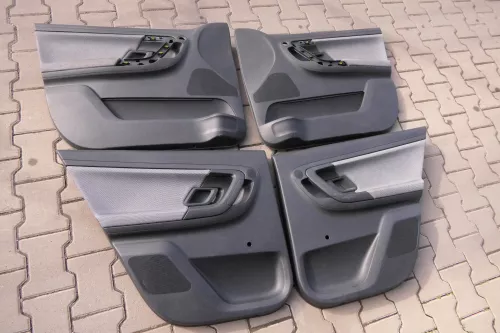 4 x Skoda Fabia 5J Komb Türverkleidung Verkleidung Tür vorne hinten links rechts (114132)