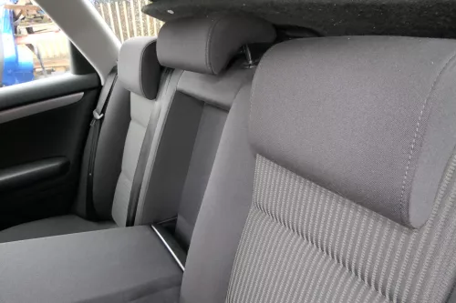 Audi A4 B6 B7 8E Sitz Rückbank Rücksitzbank hinten 3-Punkt-Gurt schwarz - Kopfst (114450)