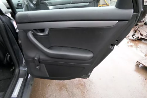 4x Audi A4 8E B7 Türverkleidung Verkleidung Tür vorne + hinten schwarz (S-line) (114456)