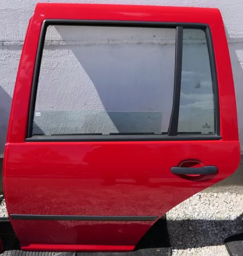 VW Golf 4 Bora Tür hinten links nur passend bei Kombi / Variant rot LY3D