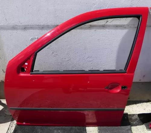VW Golf 4 Bora Tür vorne links Fahrertür 4/5-Türer+ Kombi Avant rot LY3D (115192)