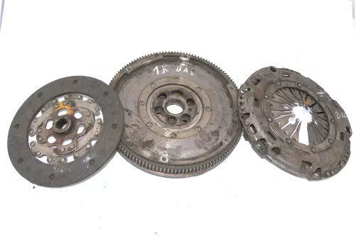 VW Touran Golf 5 Schwungrad Zweimassenschwungrad BLS BXE BKC 1.9 TDI 77kw 228