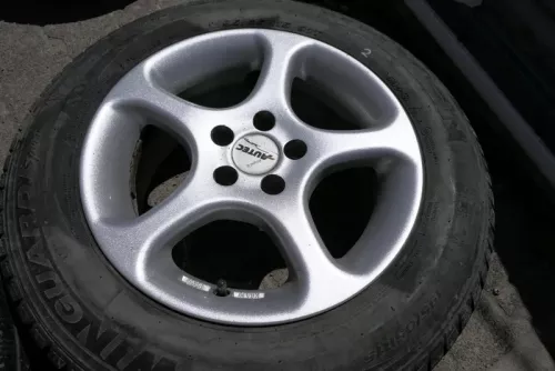 VW Golf 4 Bora Leon Alufelgen Felgen 195/65 R15 Winterreifen KBA 44246 Autec (115605)