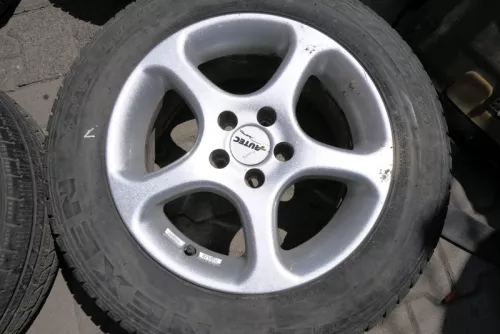 VW Golf 4 Bora Leon Alufelgen Felgen 195/65 R15 Winterreifen KBA 44246 Autec (115605)