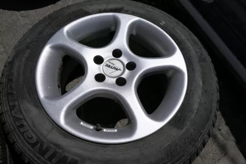 VW Golf 4 Bora Leon Alufelgen Felgen 195/65 R15 Winterreifen KBA 44246 Autec (115605)