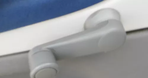 VW Lupo Seat Arosa manueller Fensterheber manuell vorne Kurbel grau (115643)