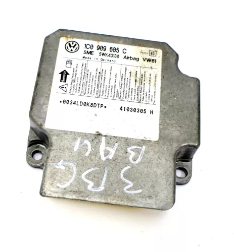 VW Passat 3B 3BG Steuergerät Airbag Airbagsteuergerät 1C0909605C Index 03