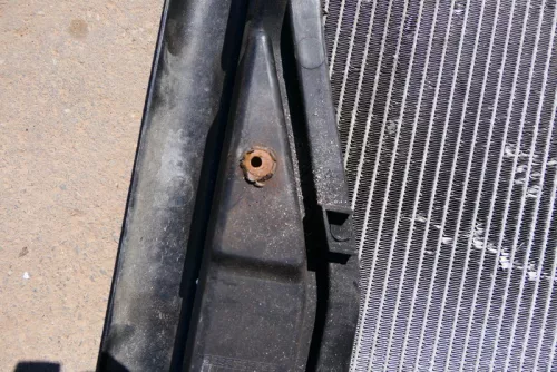 Audi A4 8E B6 1,8T + 4 Zylinder Schloßträger Kühler Träger 8E0805594 (115917)