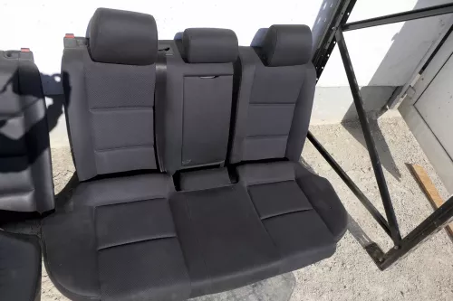 Audi A4 B6 B7 8E Sitz Rückbank Rücksitzbank hinten 3-Punkt-Gurt schwarz