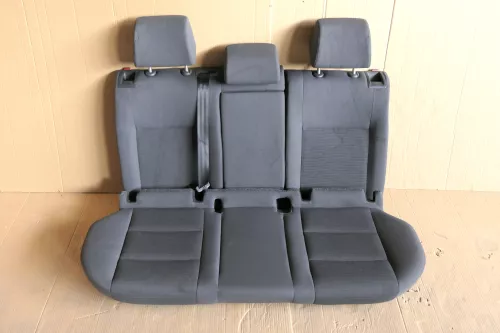 VW Golf 5 V Sitz Sitze hinten Rückbank Rücksitzbank 3 Punkt Gurt Lehne dunkel