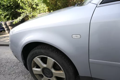 Audi A6 4B Kotflügel vorne links silber LY7M (bis ca.Mitte 2001 passend -DELLE (117129)